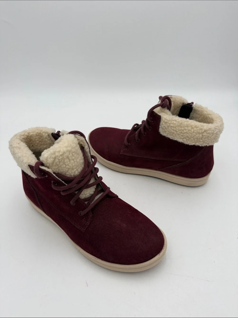 Clarks Burgundy Suede Shearling-Lined Ankle Booties women 7.5 M casual cozy Y2K
